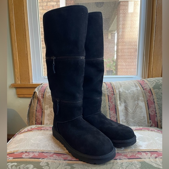 UGG Women's Classic Ultra Tall. Size 8 Women 
N12-05 - Picture 1 of 8